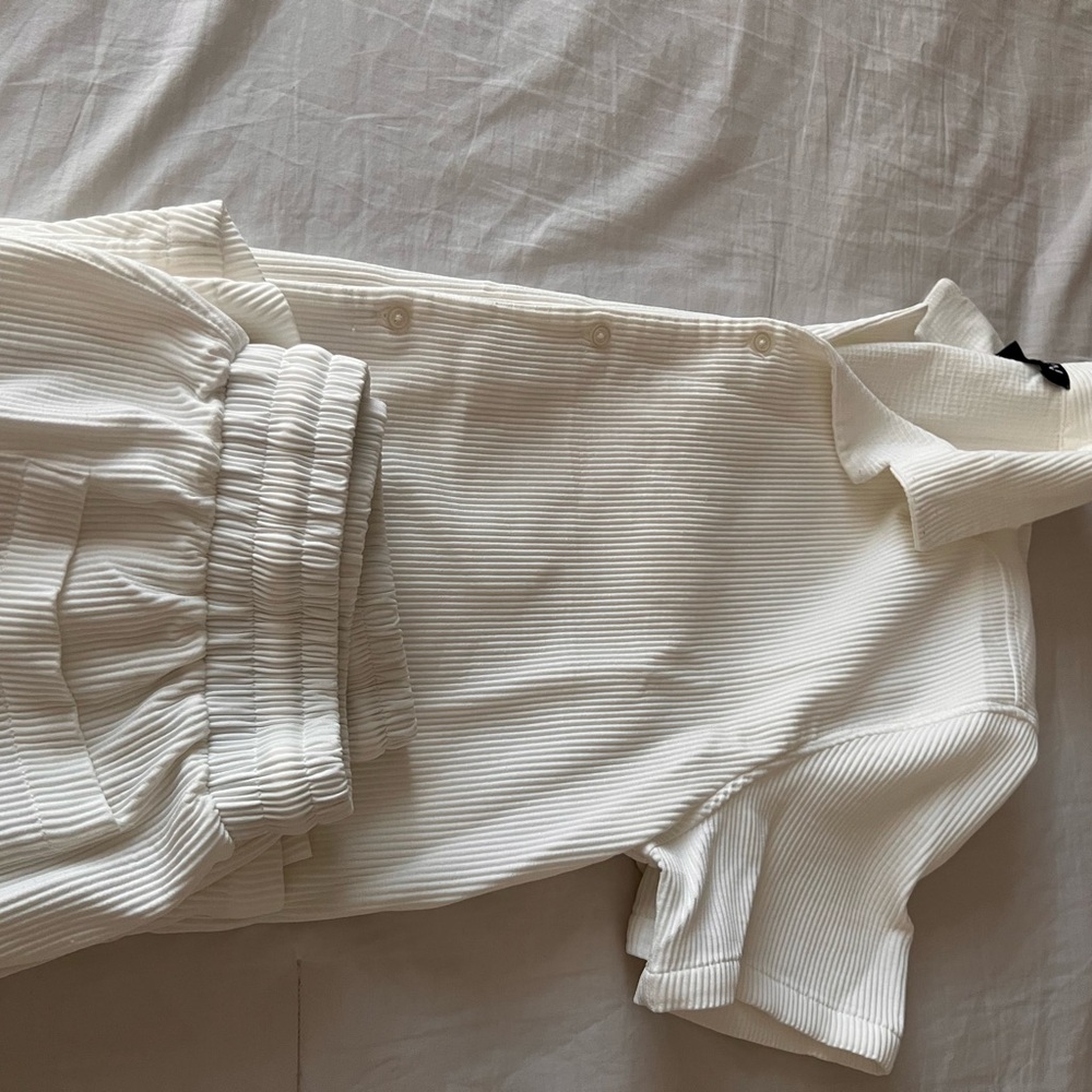 White Striped Casual Set - Picture 4 of 6